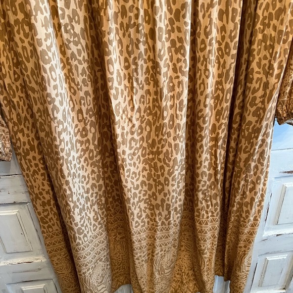 Tan Maxi Sundress with V-neck and Bishop Sleeves - Picture 10 of 11